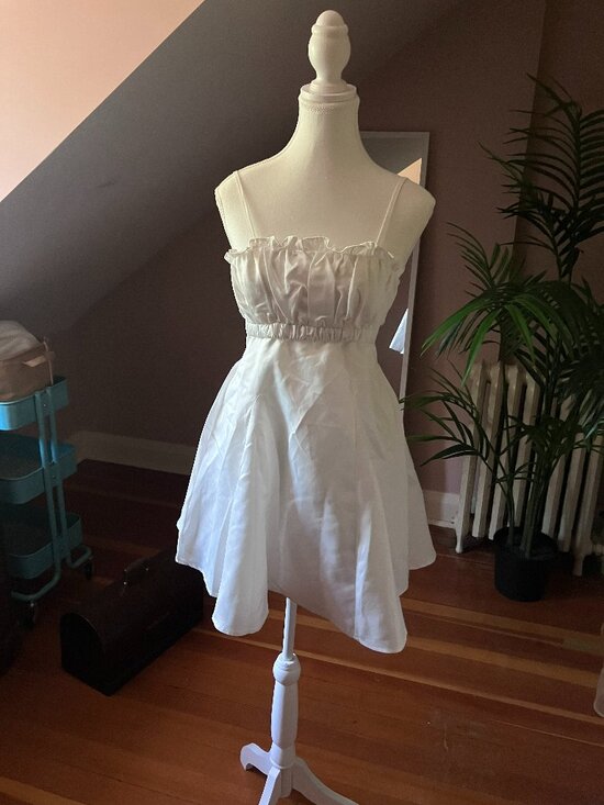 Dresses & Skirts - White ruffled neckline ruched babydoll dress a line mini tank gown